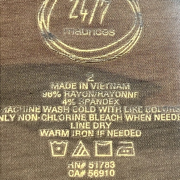 Maurice’s 24/7 Tee - Picture 3 of 3